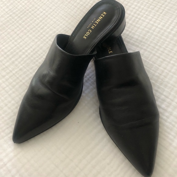 Kenneth Cole Shoes - Kenneth Cole Black Pointed Leather Slip-On Mules Excellent Condition. Size 9
